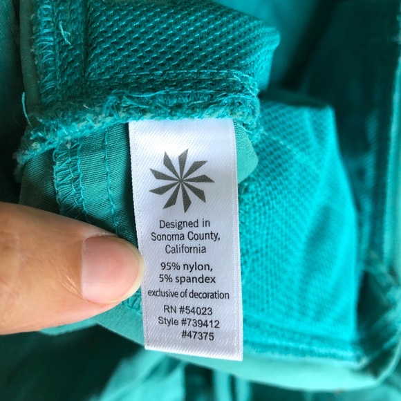 Athleta Dipper Bermuda teal Hiking Shorts - Picture 6 of 6